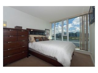 Photo 5: 706 918 COOPERAGE Way in Vancouver: False Creek North Condo for sale in "MARINER" (Vancouver West)  : MLS®# V862033