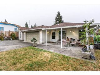Photo 2: 17989 64 Avenue in Surrey: Cloverdale BC House for sale (Cloverdale)  : MLS®# R2201816