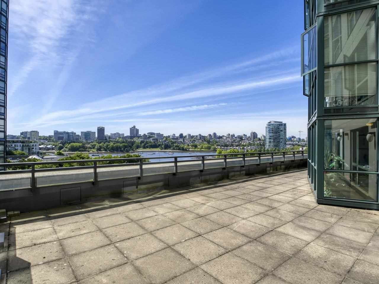 Main Photo: 705 289 DRAKE Street in Vancouver: Yaletown Condo for sale in "PARKVIEW TOWER" (Vancouver West)  : MLS®# R2578002