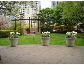 Photo 7: 1106 555 JERVIS Street in Vancouver: Coal Harbour Condo for sale in "HARBOURSIDE PARK" (Vancouver West)  : MLS®# V708670