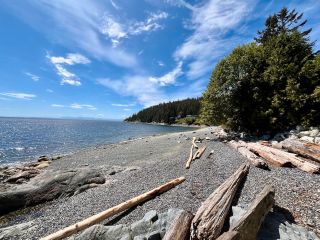 Photo 28: 737 MAPLEWOOD Lane in Gibsons: Gibsons & Area House for sale in "Bay Area" (Sunshine Coast)  : MLS®# R2881864