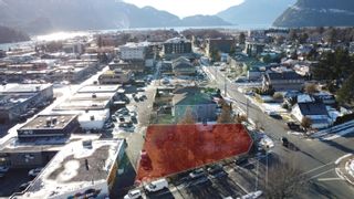 Photo 2: 38140 THIRD Avenue in Squamish: Downtown SQ House for sale : MLS®# R2752041