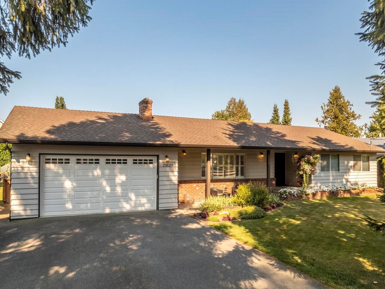 Main Photo: 21629 44TH Avenue in Langley: Murrayville House for sale : MLS®# R2819515