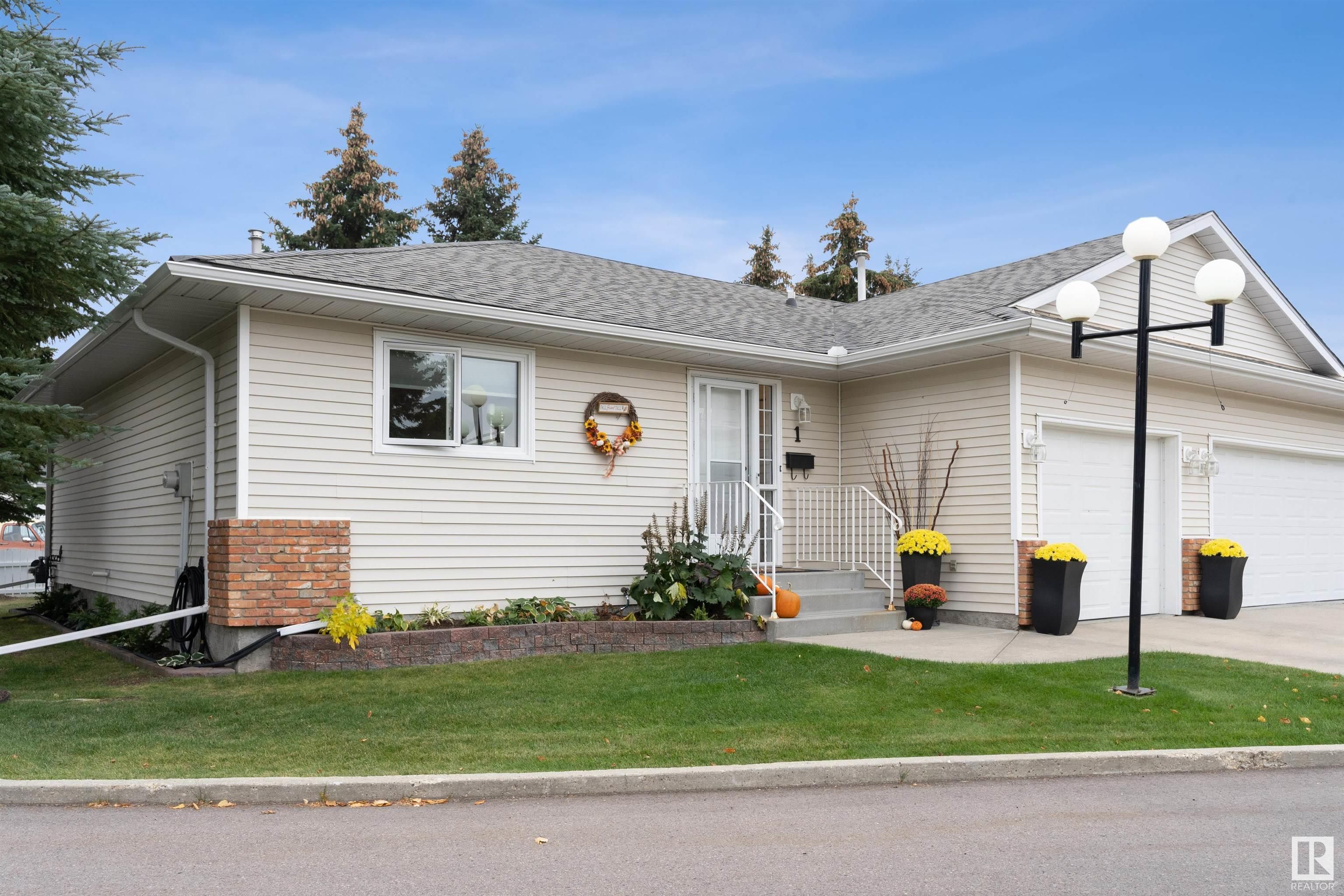 Main Photo: 1 1650 42 Street in Edmonton: Zone 29 House Half Duplex for sale : MLS®# E4317626
