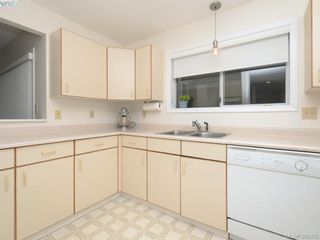 Photo 10: 4352 Parkwood Terr in VICTORIA: SE Broadmead Half Duplex for sale (Saanich East)  : MLS®# 780519