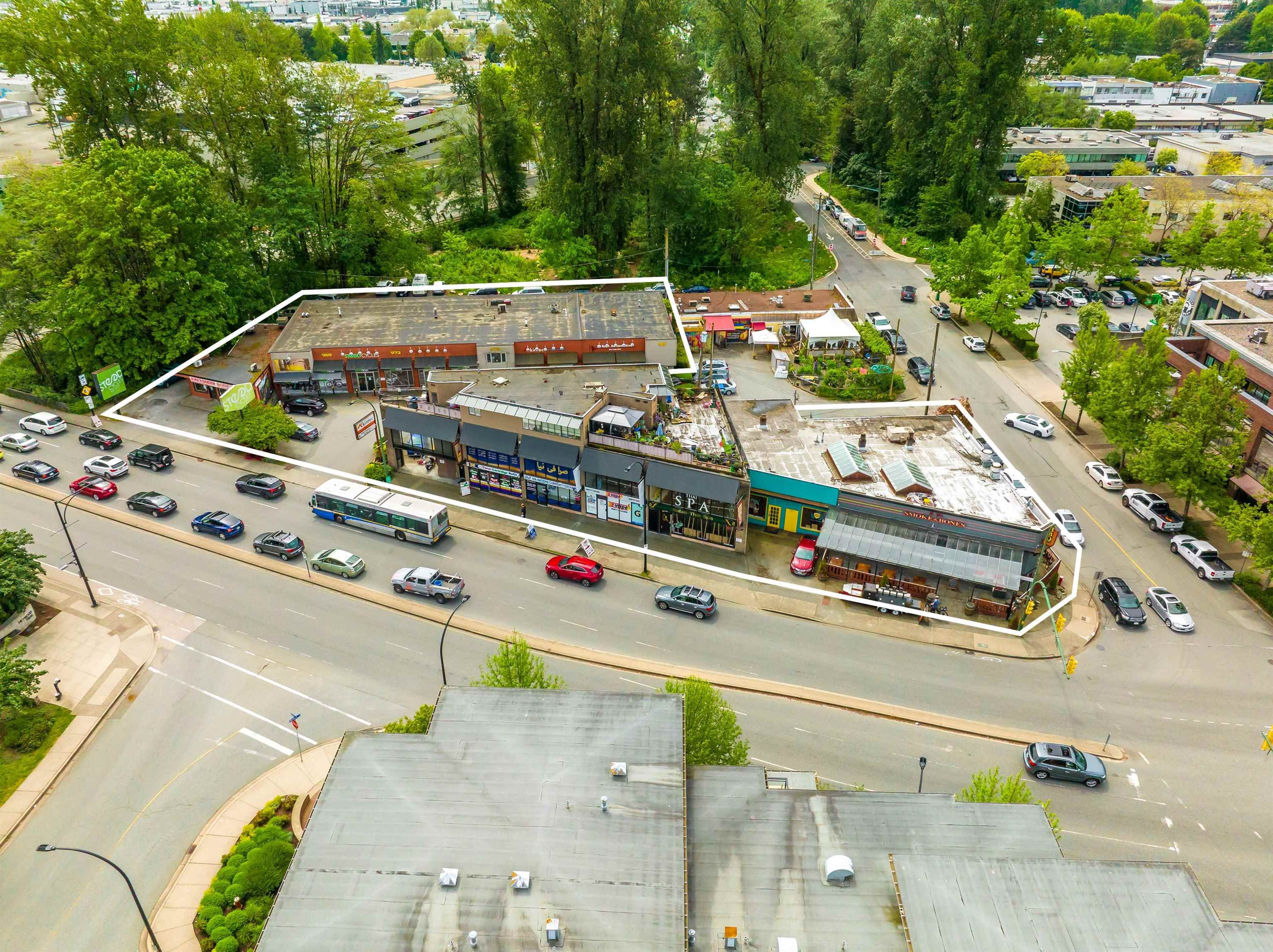 Main Photo: 991 MARINE Drive in North Vancouver: Harbourside Multi-Family Commercial for sale : MLS®# C8057192