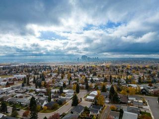 Photo 4: 1004 McKinnon Drive NE in Calgary: Mayland Heights Semi Detached (Half Duplex) for sale : MLS®# A2085971