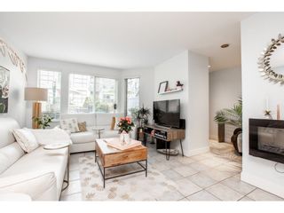 Photo 2: 14834 BEACHVIEW Avenue: White Rock Townhouse for sale in "Marine Court" (South Surrey White Rock)  : MLS®# R2671121