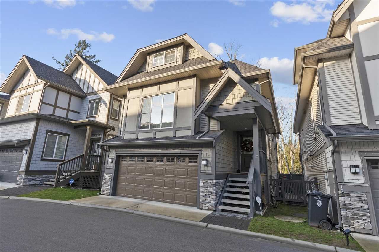 Main Photo: 17 8217 204B Street in Langley: Willoughby Heights Townhouse for sale in "EVERLY GREEN" : MLS®# R2529300