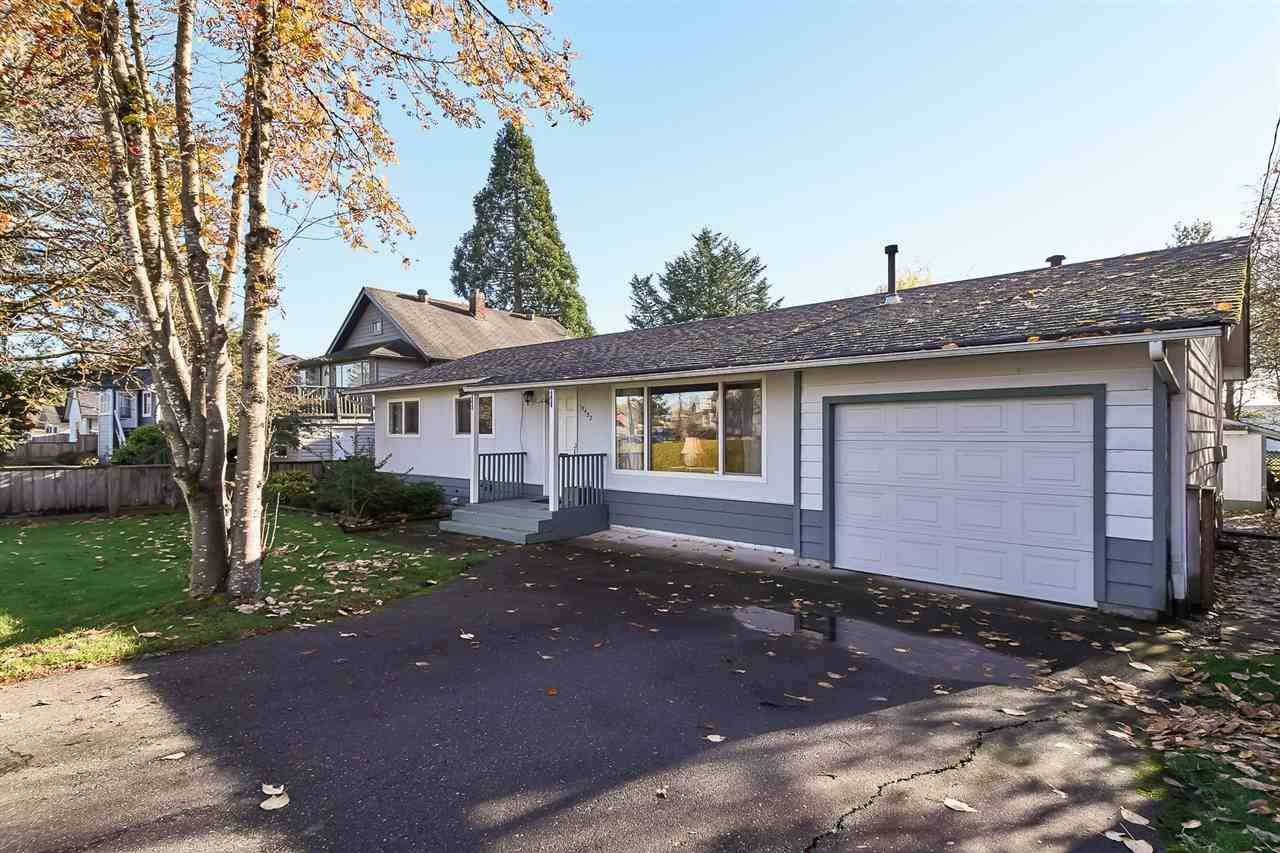 Main Photo: 17452 60 Avenue in Surrey: Cloverdale BC House for sale (Cloverdale)  : MLS®# R2323171