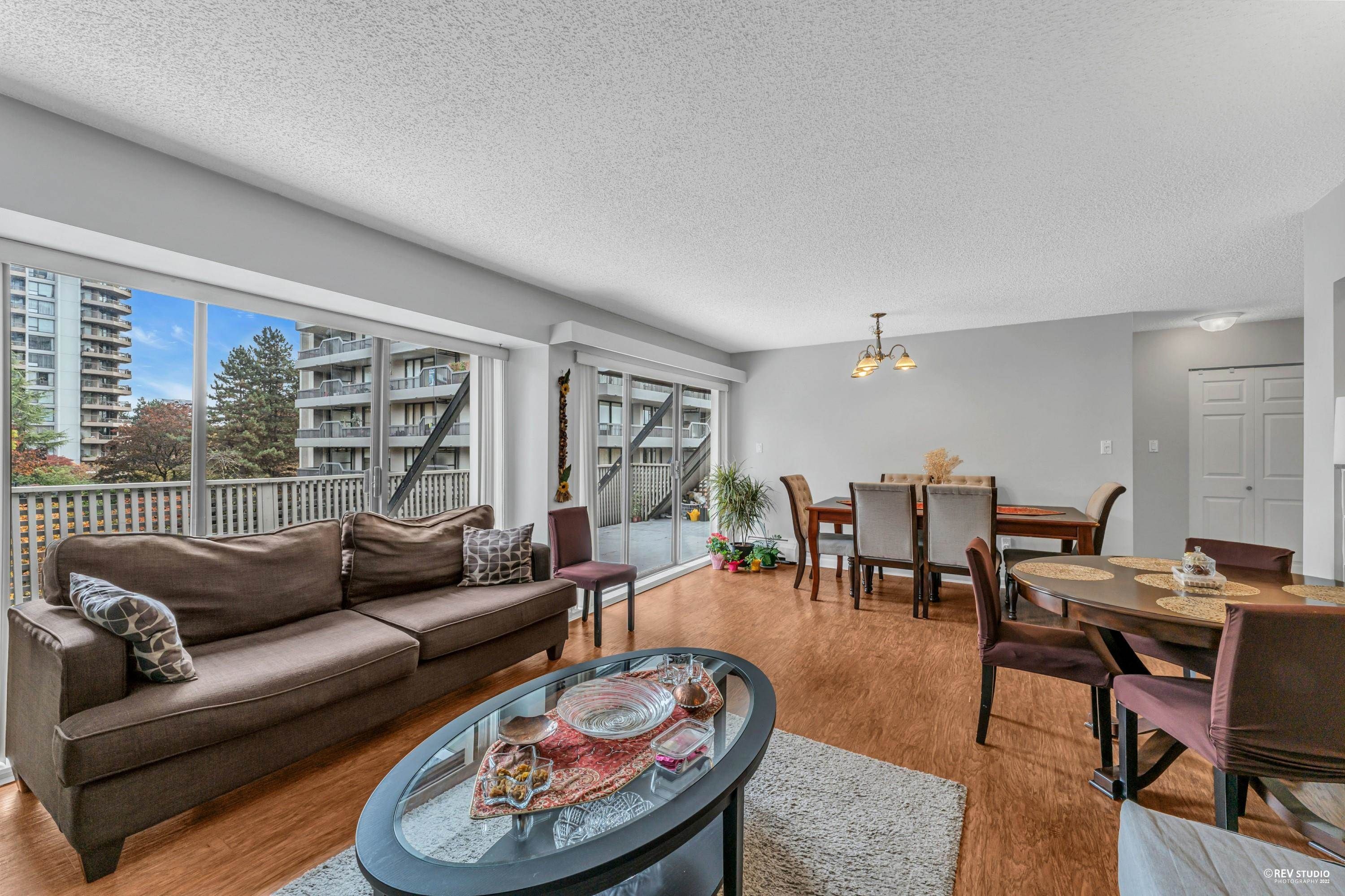 Main Photo: 403 4941 LOUGHEED Highway in Burnaby: Brentwood Park Condo for sale in "Douglas View" (Burnaby North)  : MLS®# R2749412