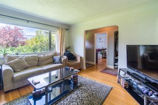 Photo 2: 1129 Finlayson St in Victoria: Vi Mayfair House for sale : MLS®# 904086