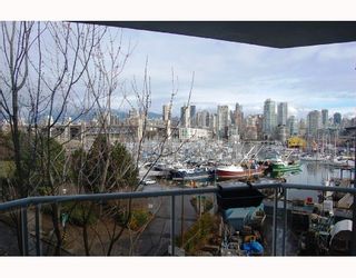 Photo 8: 506 1510 W 1ST Avenue in Vancouver: False Creek Condo for sale in "MARINER POINT" (Vancouver West)  : MLS®# V691019