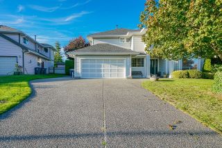 Photo 2: 16197 90A Avenue in Surrey: Fleetwood Tynehead House for sale : MLS®# R2617478