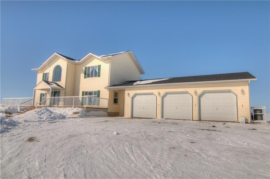 Main Photo: 204042 RR251: Mossleigh House for sale : MLS®# C4171966