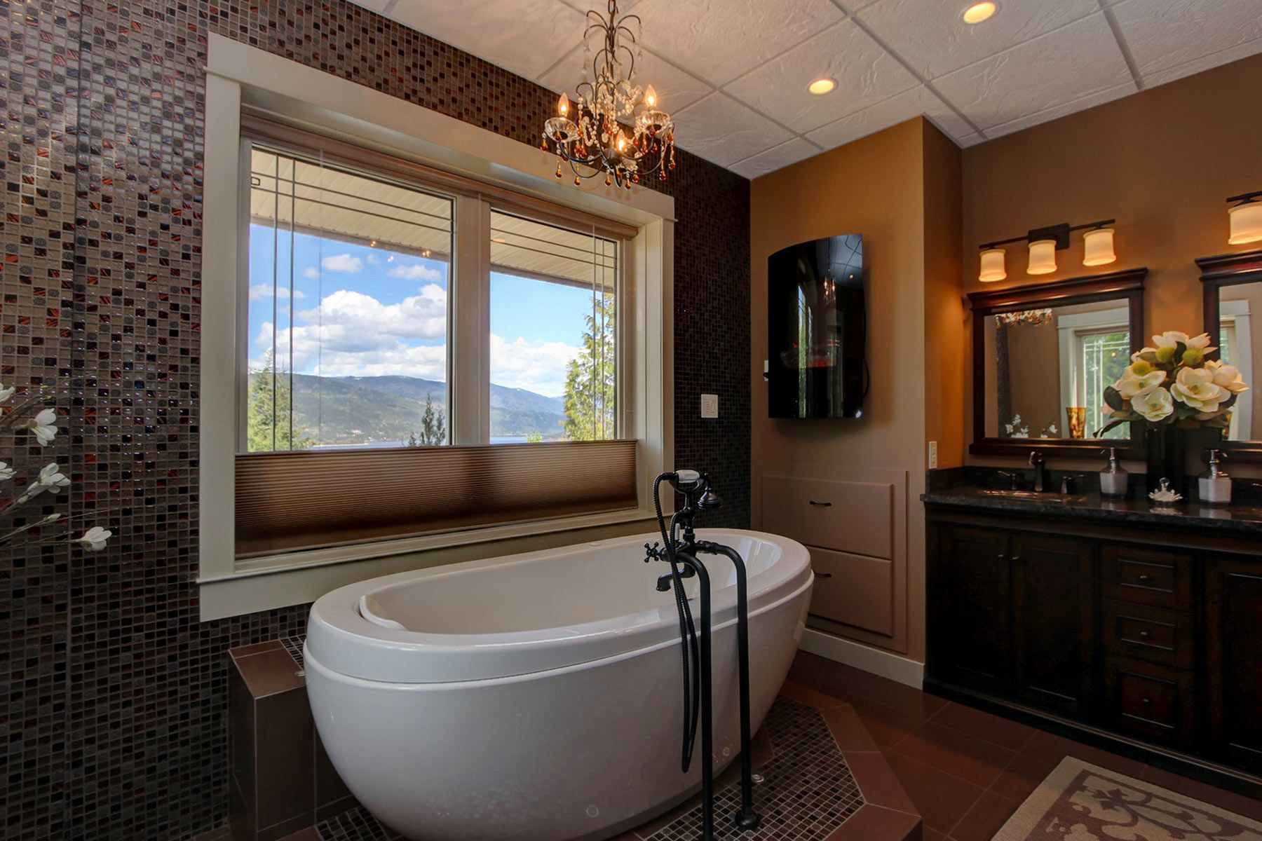 Photo 57: Photos: 1674 Trans Canada Highway in Sorrento: House for sale : MLS®# 10231423