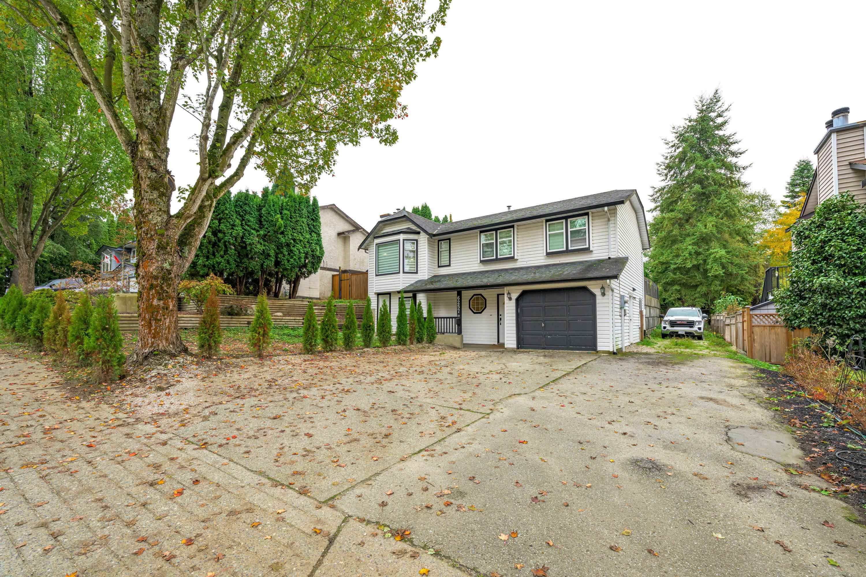 Main Photo: 6257 172 Street in Surrey: Cloverdale BC House for sale (Cloverdale)  : MLS®# R2829933