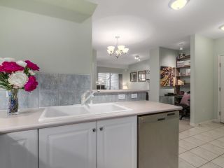 Photo 11: 301 2755 MAPLE Street in Vancouver: Kitsilano Condo for sale in "THE DAVENPORT" (Vancouver West)  : MLS®# R2122011