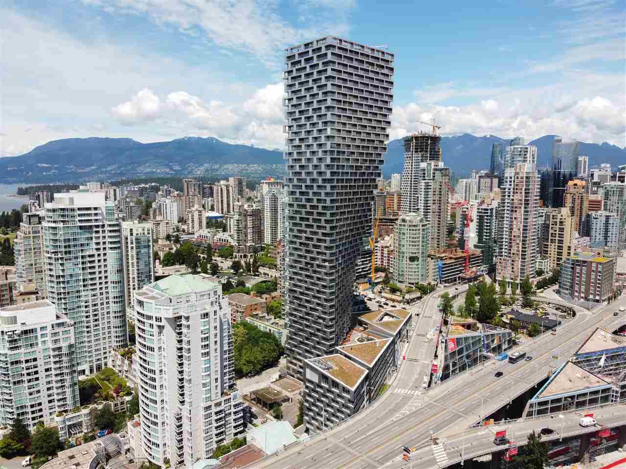 Main Photo: 1506 1480 HOWE Street in Vancouver: Downtown VW Condo for sale in "Vancouver House" (Vancouver West)  : MLS®# R2462014