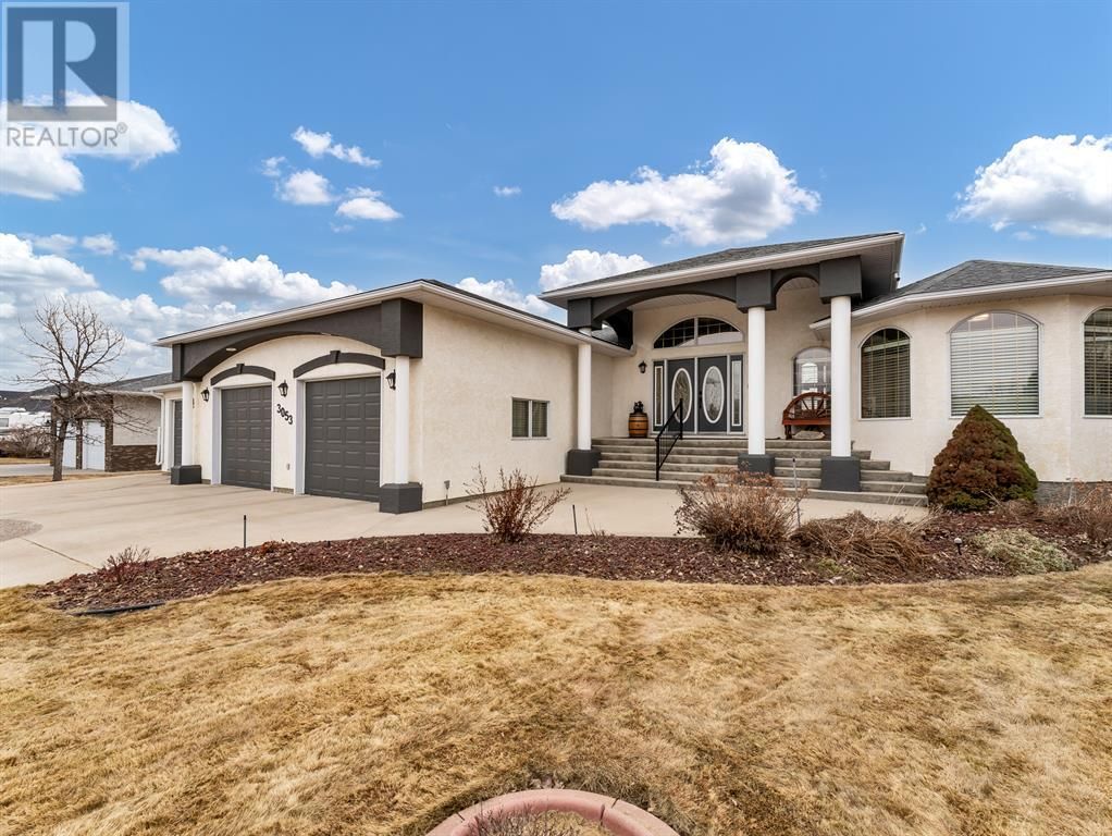 Main Photo: 3053 Cottonwood Way SW in Medicine Hat: House for sale : MLS®# A2039740