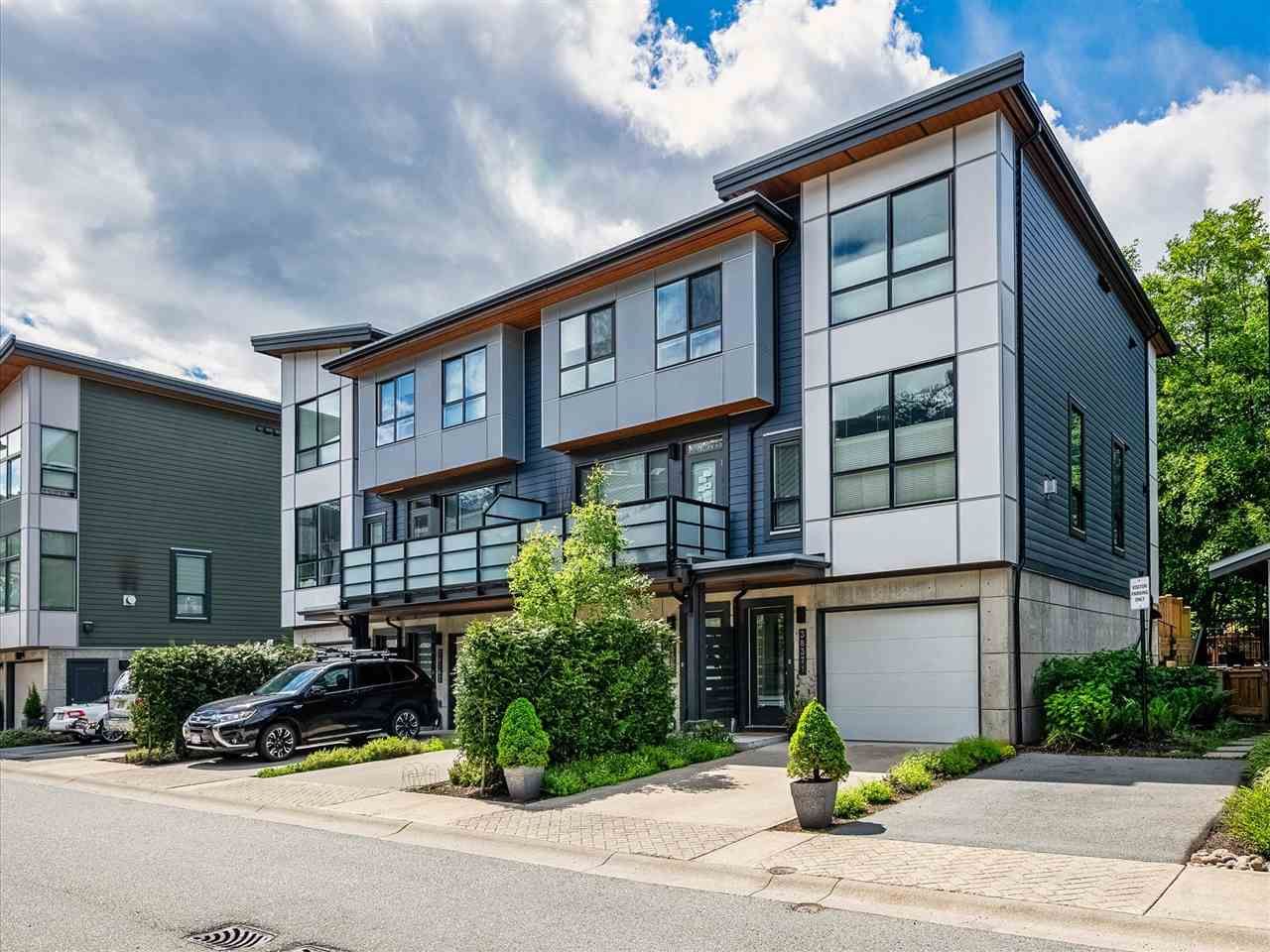 Main Photo: 38371 SUMMITS VIEW Drive in Squamish: Downtown SQ Townhouse for sale in "THE FALLS AT EAGLEWIND" : MLS®# R2587853