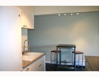 Photo 6: 301 349 E 6TH Avenue in Vancouver: Mount Pleasant VE Condo for sale in "LANDMARK HOUSE" (Vancouver East)  : MLS®# V702040