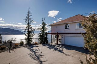 Photo 1: 6315 Bulyea Avenue, in Peachland: House for sale : MLS®# 10270388