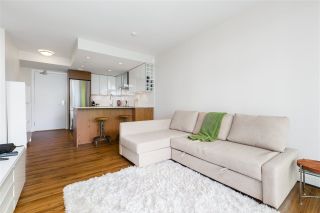 Photo 3: 1105 159 W 2ND Avenue in Vancouver: False Creek Condo for sale in "TOWER GREEN" (Vancouver West)  : MLS®# R2463891