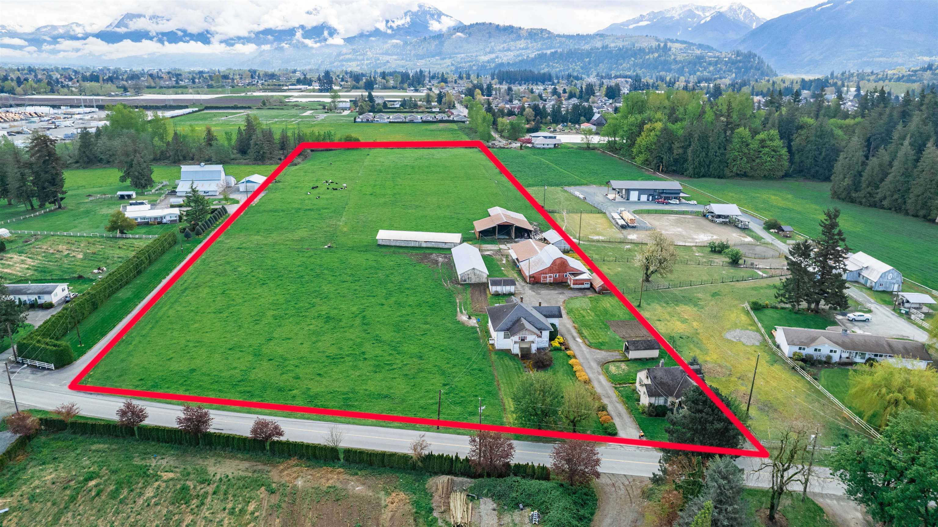 Photo 2: Photos: 6046 UNSWORTH Road in Chilliwack: Vedder S Watson-Promontory House for sale (Sardis)  : MLS®# R2681017