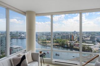 Photo 2: 3303 1033 MARINASIDE Crescent in Vancouver: Yaletown Condo for sale in "Quaywest" (Vancouver West)  : MLS®# R2716652