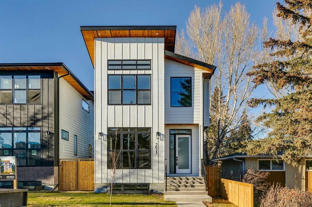 Main Photo: 3021 46 Street NW in Calgary: Montgomery Detached for sale : MLS®# A2094337