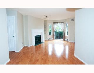 Photo 2: 104 1562 W 5TH Avenue in Vancouver: False Creek Condo for sale in "GRYPHON COURT" (Vancouver West)  : MLS®# V704834