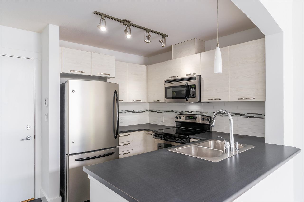 Photo 10: Photos: 402 7428 BYRNEPARK Walk in Burnaby: South Slope Condo for sale in "GREEN - SPRING BY ADERA" (Burnaby South)  : MLS®# R2589765