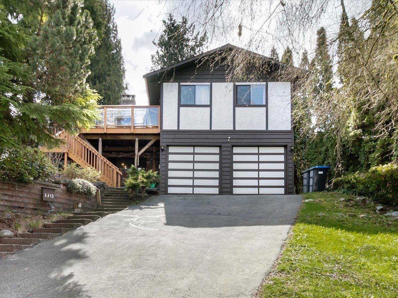 Main Photo: 3313 HENRY Street in Port Moody: Port Moody Centre House for sale : MLS®# R2768537