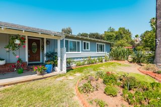Photo 1: MOUNT HELIX House for sale : 5 bedrooms : 4635 Lyons Dr in La Mesa