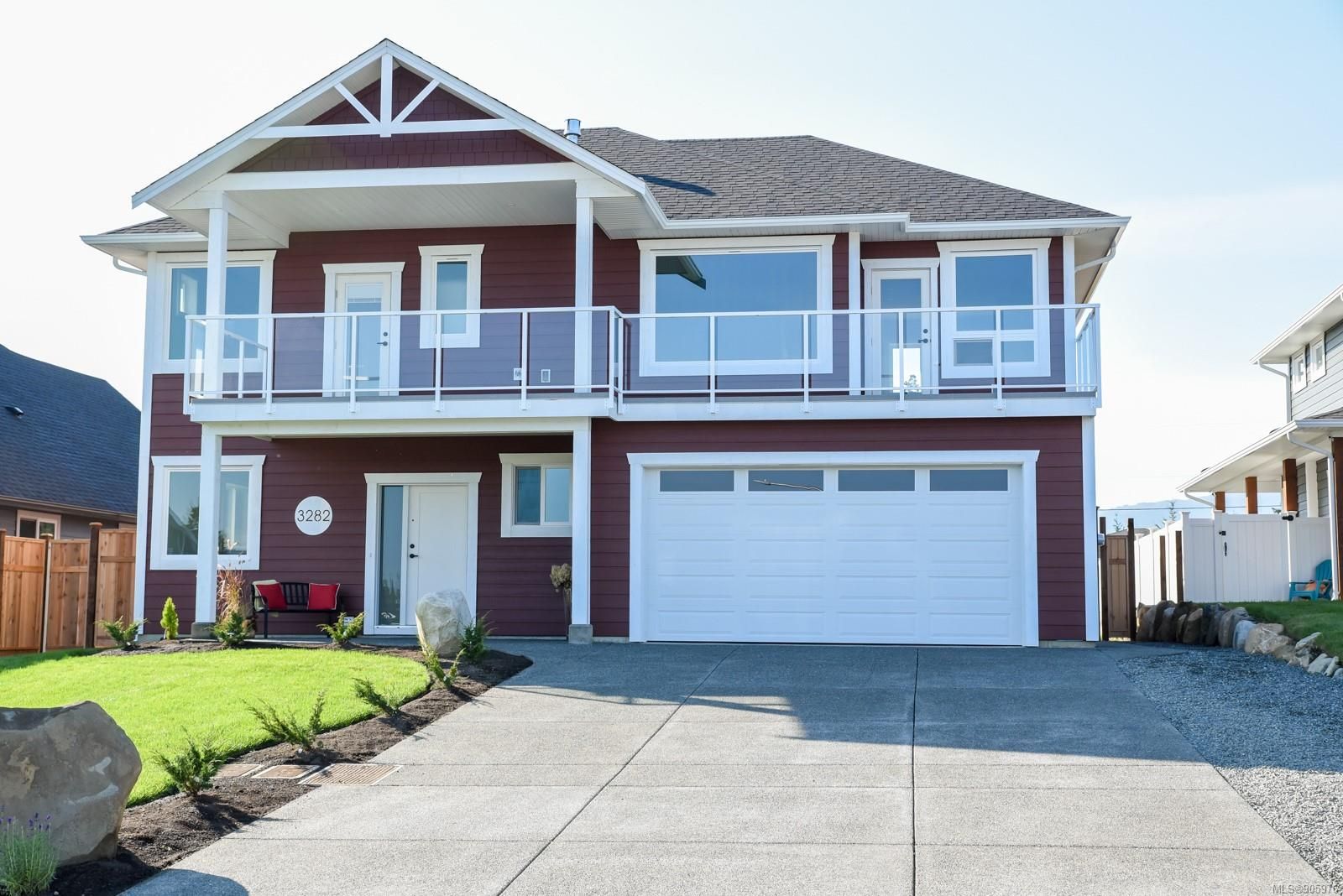 Main Photo: 3282 Eagleview Cres in Courtenay: CV Courtenay City House for sale (Comox Valley)  : MLS®# 905976