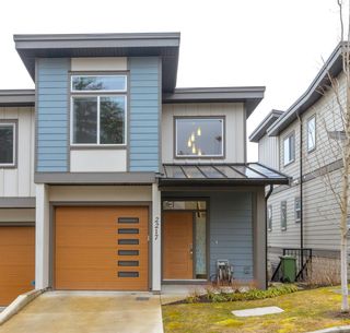 Photo 2: 2217 Echo Valley Rise in Langford: La Bear Mountain Row/Townhouse for sale : MLS®# 902100