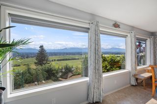 Photo 2: 1477 Valley View Dr in Courtenay: CV Courtenay East House for sale (Comox Valley)  : MLS®# 943390