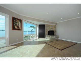 Photo 2: PACIFIC BEACH Condo for rent : 3 bedrooms : 3920 Riviera Drive #V in San Diego