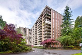 Photo 1: 405 2012 FULLERTON Avenue in North Vancouver: Pemberton NV Condo for sale in "WOODCROFT ESTATES - PEMBERTON" : MLS®# R2532382