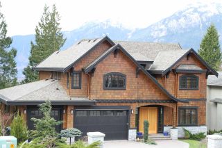Photo 1: 1066 GLACIER VIEW Drive in Squamish: Garibaldi Highlands House for sale : MLS®# R2118309