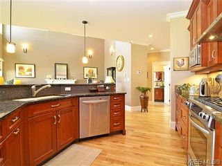 Photo 8: 1121 Bearspaw Plat in VICTORIA: La Bear Mountain House for sale (Langford)  : MLS®# 628956