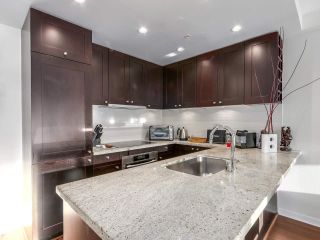 Photo 2: 605 821 CAMBIE Street in Vancouver: Downtown VW Condo for sale in "Raffles on Robson" (Vancouver West)  : MLS®# R2450056