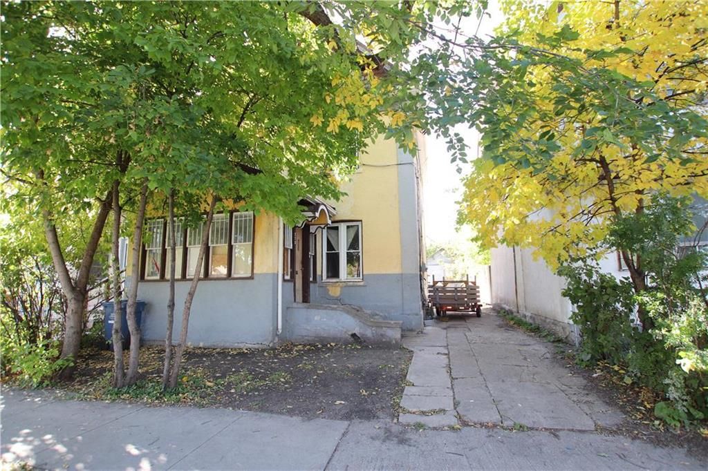 Main Photo: 272 Burrows Avenue in Winnipeg: North End Residential for sale (4A)  : MLS®# 202331912
