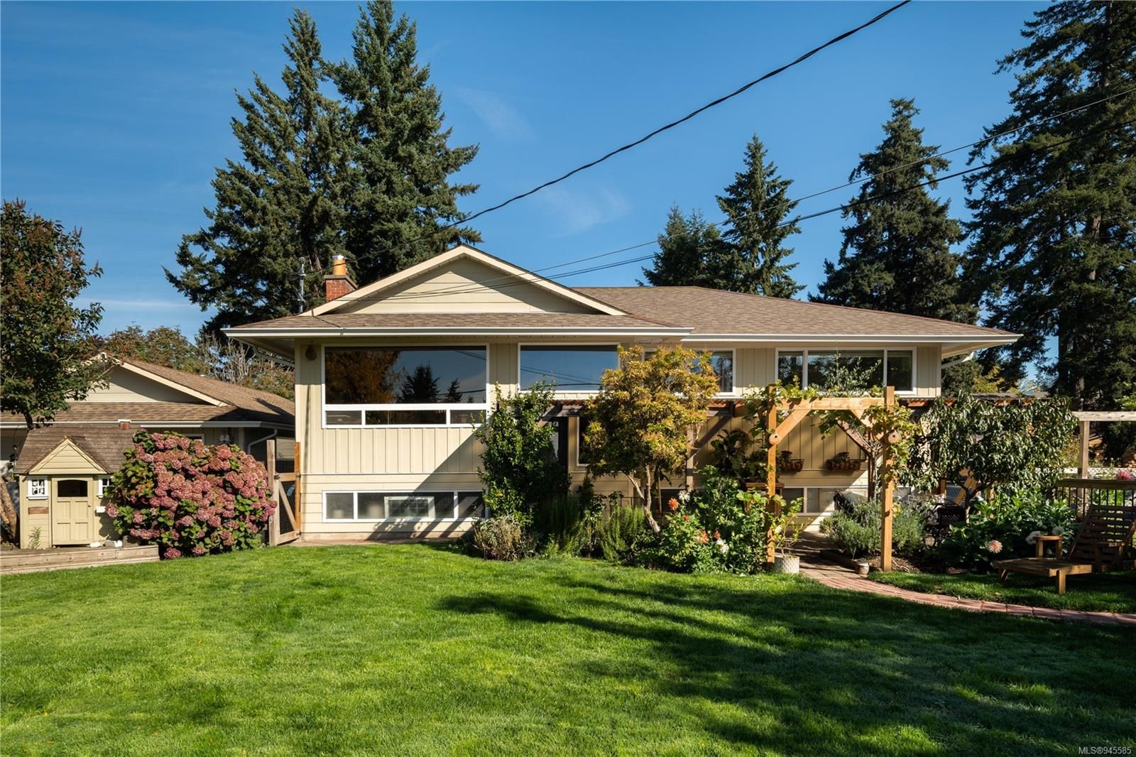 372  Cotlow Rd, Colwood