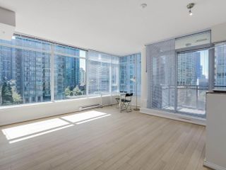 Photo 2: 803 1211 MELVILLE Street in Vancouver: Coal Harbour Condo for sale in "The Ritz" (Vancouver West)  : MLS®# R2084525