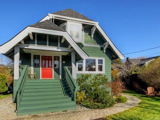 Photo 1: 2560 Orchard Ave in Oak Bay: OB South Oak Bay House for sale : MLS®# 869239