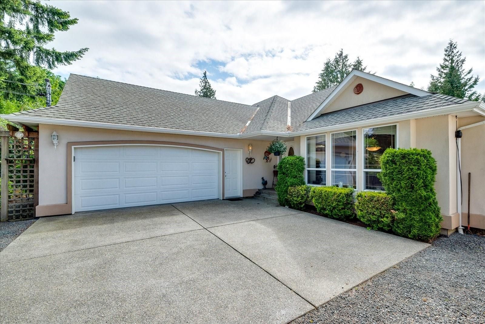 Main Photo: 1715 Gerald St in Nanoose Bay: PQ Nanoose House for sale (Parksville/Qualicum)  : MLS®# 932602