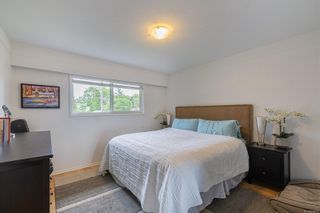 Photo 5: 2734 Roseberry Ave in Victoria: Vi Oaklands House for sale : MLS®# 904626