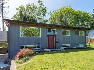Photo 1: 3853 Livingstone Rd in ROYSTON: CV Courtenay South House for sale (Comox Valley)  : MLS®# 813466